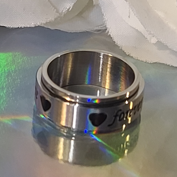 NWT Forever Love Engraved Spinner Ring - Picture 5 of 11